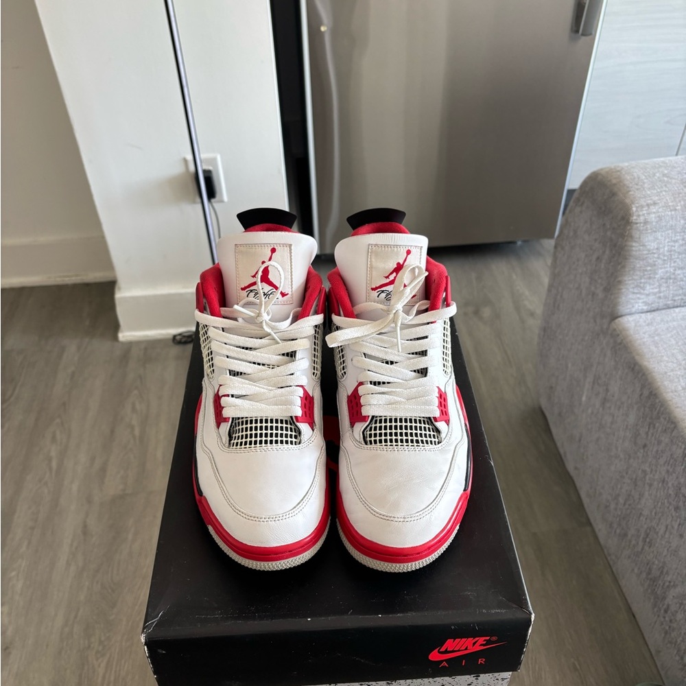Jordan 4 Retro “Fire Red”